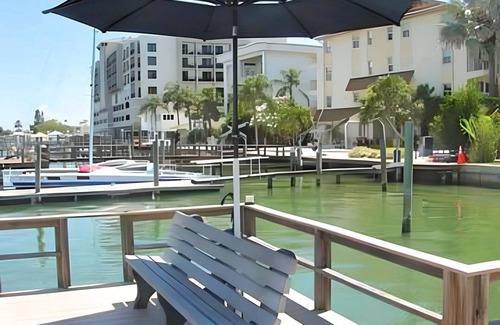 Clearwater Beach Condo | Cute 1940 Boutique Studio Condo by RedAwning
