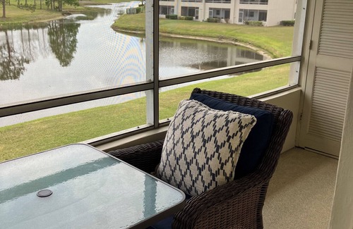 Braden River Condo | Cute 2-bedroom condo in Palm Aire CC, Sarasota with beautiful views.