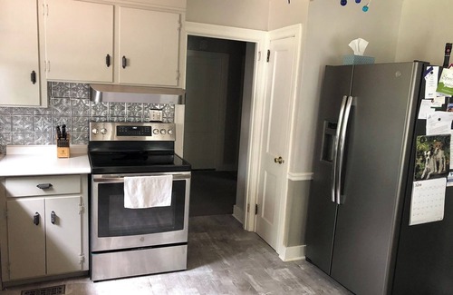 Aiken House | Cute 2 BR/1B home in quiet neighborhood near Aiken’s historic horse district.