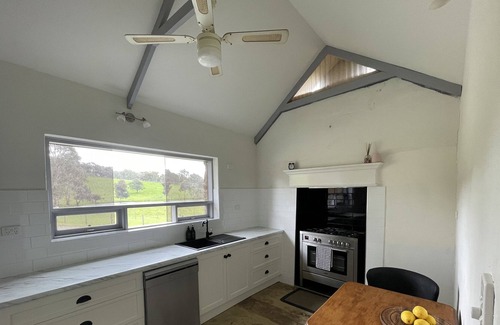 Talunga Cottage | Cute Adelaide Hills Cottage