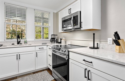 Woodfin Apartment | Cute and Cozy 1 Bedroom Apt! Pet Friendly! Great WiFi!