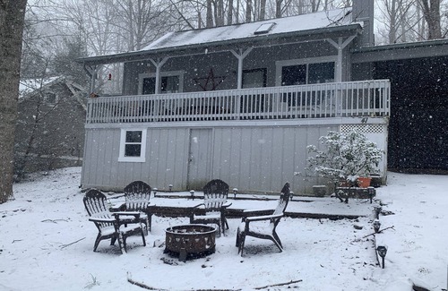 Maggie Valley House | Cute and cozy cabin in the heart of Maggie Valley.