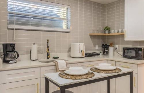 Northeast Orlando Apartment | CUTE and COZY studio w/ jacuzzi!