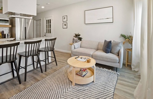 Greater East End House | Cute and Modern Home-10 Min to Downtown