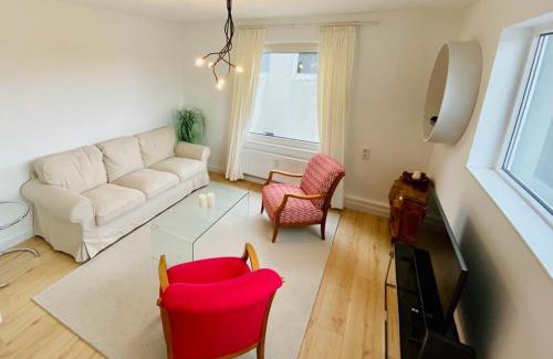 Detmold-Nord Apartment | Cute Apartment - Detmold city center - large kitchen, bath, south facing balcony - free parking and wifi