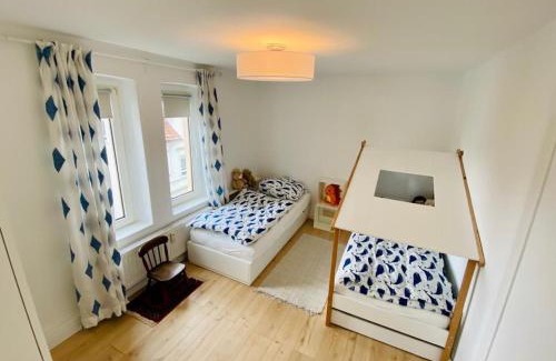 Detmold-Nord Apartment | Cute Apartment - Detmold city center - large kitchen, bath, south facing balcony - free parking and wifi