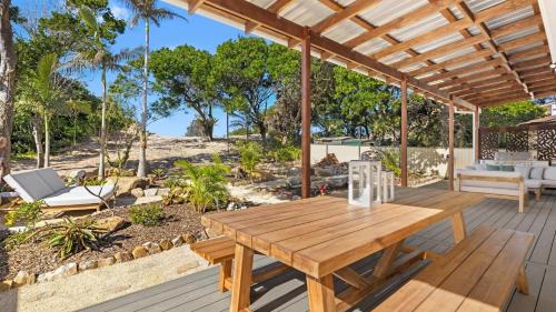 Noraville House | Cute Beach Cottage - Absolute Beach Front