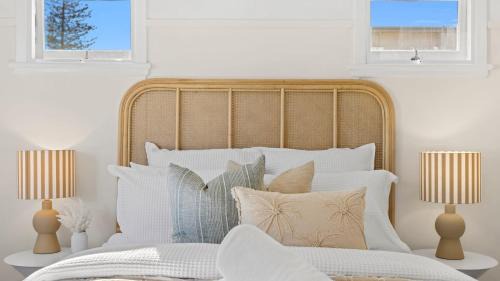 Noraville House | Cute Beach Cottage - Absolute Beach Front