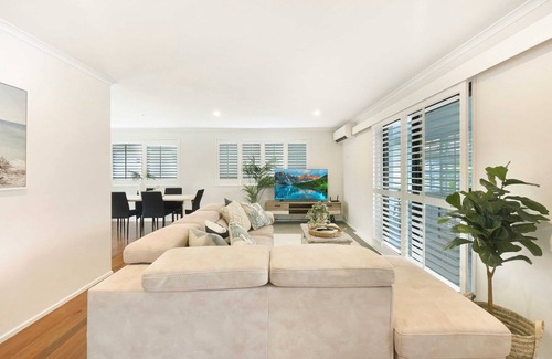 Warana House | Cute beach house - with pool, close to the beach
