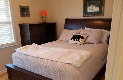 Berlin Condo | Cute bright condo just steps from historic Main Street Berlin !