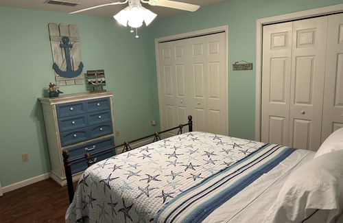 Marianna House | Cute bungalow just outside Marianna with full kitchen and laundry