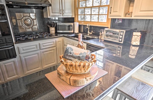 Cedar Glen Cottage | Cute Cabin + Deck < 2 Mi to Lake Arrowhead Village