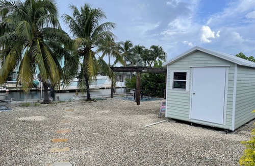 Tavernier Cottage | Cute Canal Front Cottage