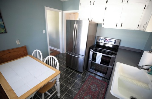 Rockford House | Cute Cape Cod House Close to Everything in Rockford!
