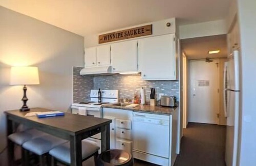 Weirs Beach Apartment | Cute Cedar Lodge Studio with Balcony & Lake Views!