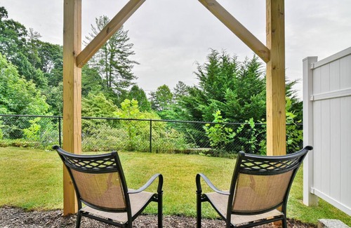 Candler House | Cute & Comfy Condo ~ 9 miles to DTWN Asheville