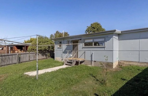 Berridale House | Cute Cosy 2BR House - Best Value
