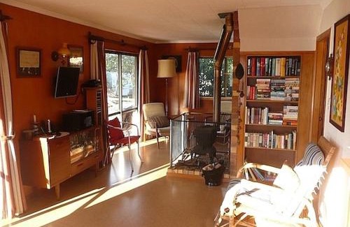 Cooks Beach House | Cute Cottage - Cooks Beach Bach
