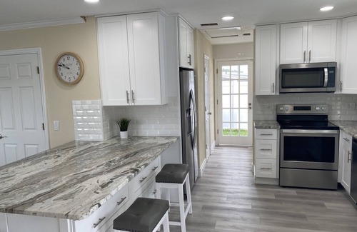 Vero Beach Cottage | Cute Cottage with pool, 7 minutes 2.1 miles to Vero's Best Beach, Pet Freindly