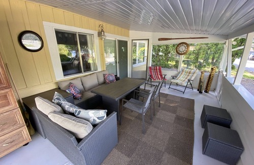 Okanagan-Similkameen House | Cute country home, steps to quiet boat launch, with private hot tub!