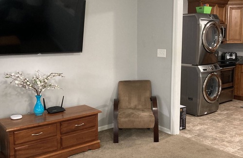 Stonehouse House | Cute Country Stay! Convenient to Williamsburg!