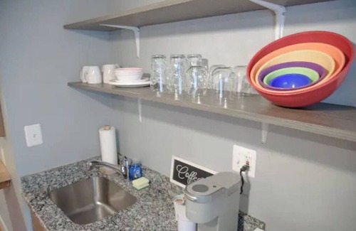 Detroit Apartment | Cute & Cozy North End Studio