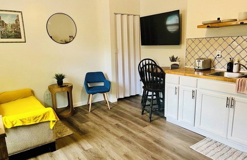 Jacksonville Apartment | Cute, cozy place! Very peaceful & Safe!