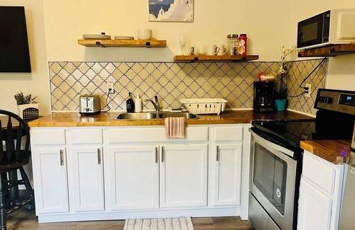 Jacksonville Apartment | Cute, cozy place! Very peaceful & Safe!