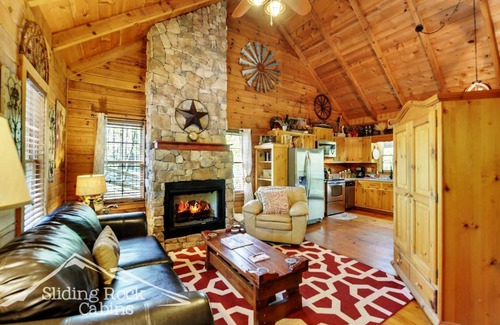 Ellijay Cabin | Cute Creekfront, rustic, hot tub, pet friendly-fenced yard, screened porch