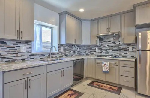 Seaside House | Cute Entire House Three Bedroom Near Monterey