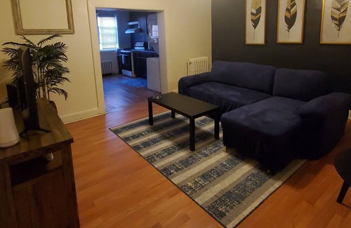 Canton Apartment | Cute getaway in Baltimore near the park