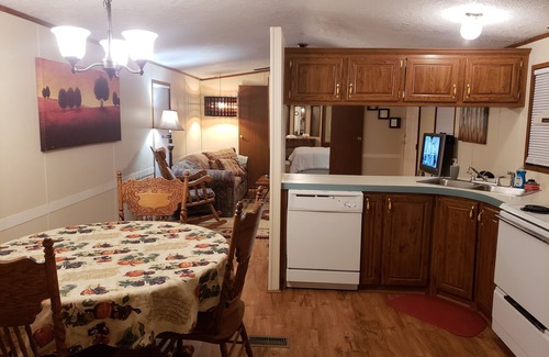 Fellowship House | Cute Home in the Countryside Near Hits