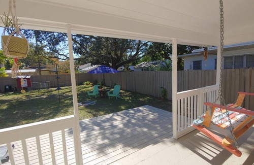 Kenwood Cottage | Cute Home in the Heart of Historic Kenwood