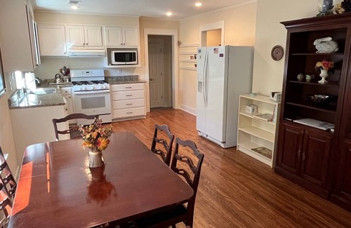 Oxford House | Cute house in middle of Oxford! SO close to Ole Miss. Convenient to everything.