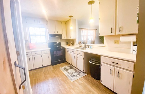 Eatonton Cottage | Cute Lake Front Cottage