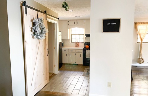 Eatonton Cottage | Cute Lake Front Cottage