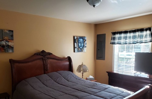 Alexandria Bay House | Cute little 3 bedroom house close to Downtown Alex Bay