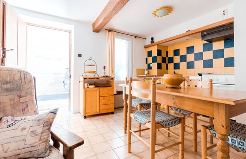 Saint-Thibery House | Cute little house in the heart of southern town, 10min from the beaches