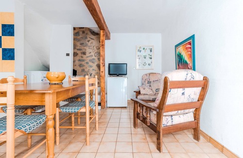 Saint-Thibery House | Cute little house in the heart of southern town, 10min from the beaches