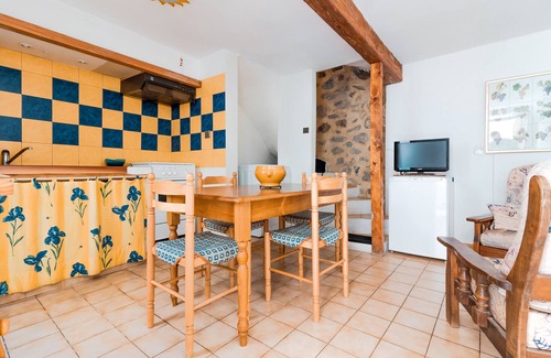 Saint-Thibery House | Cute little house in the heart of southern town, 10min from the beaches
