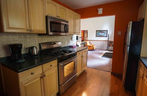 Aquashicola Cottage | Cute lodge in the woods near Jim Thorpe & Beltzville Lake