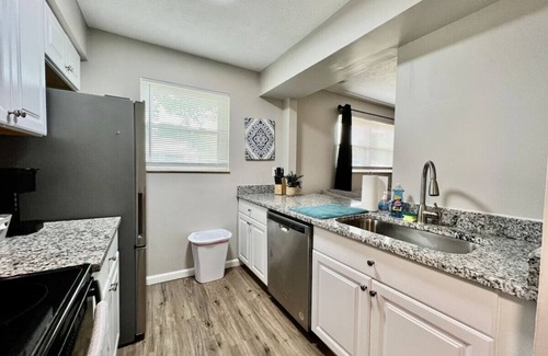Middletown Apartment | Cute Middletown, Ohio2 bed Apartment- Free laundry