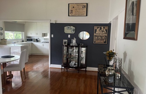 Cessnock House | Cute miners cottage in CBD. 10min drive to Hunter Valley vineyards