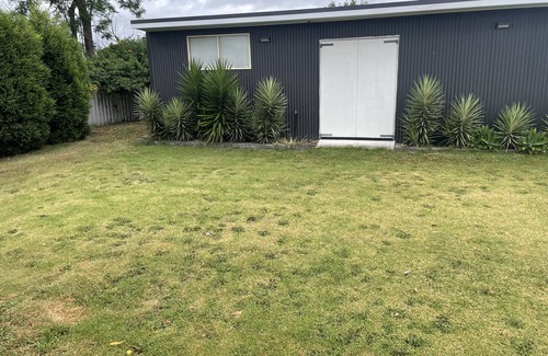 Cessnock House | Cute miners cottage in CBD. 10min drive to Hunter Valley vineyards