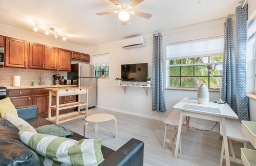 Wilton Manors House | Cute Oasis Home by Pool-Wilton Manors