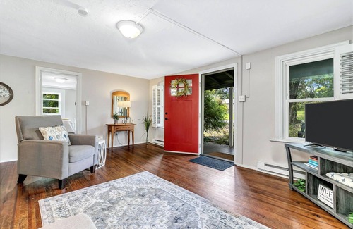Weaverville House | Cute Old Cottage/Hot Tub/Firepit/10min to Ashville
