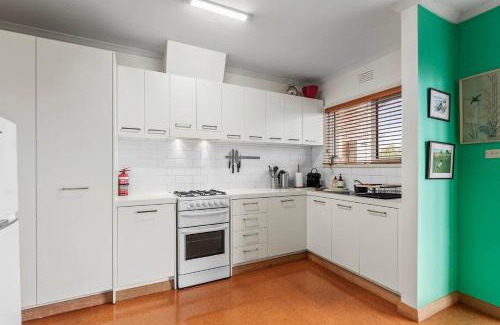 Newtown Apartment | Cute Retro Gem