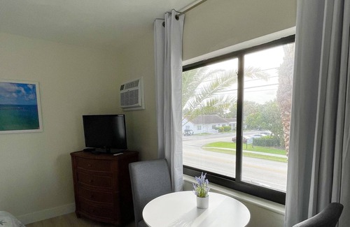 Deerfield Beach Resort | Cute Studio in a Beautiful Resort Steps from the Beach