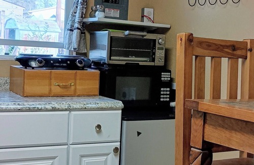 Prescott Heights Cottage | Cute Studio-style Tiny Home in the Heart of Prescott