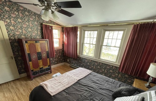 East Haven  Rutland County House | Cute Vermont house, close to ski mtn. and lakes